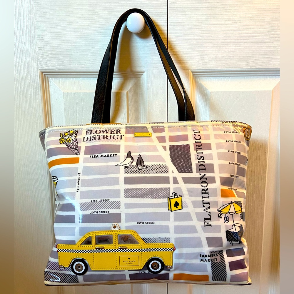 Kate Spade New York Tote non smoking home
